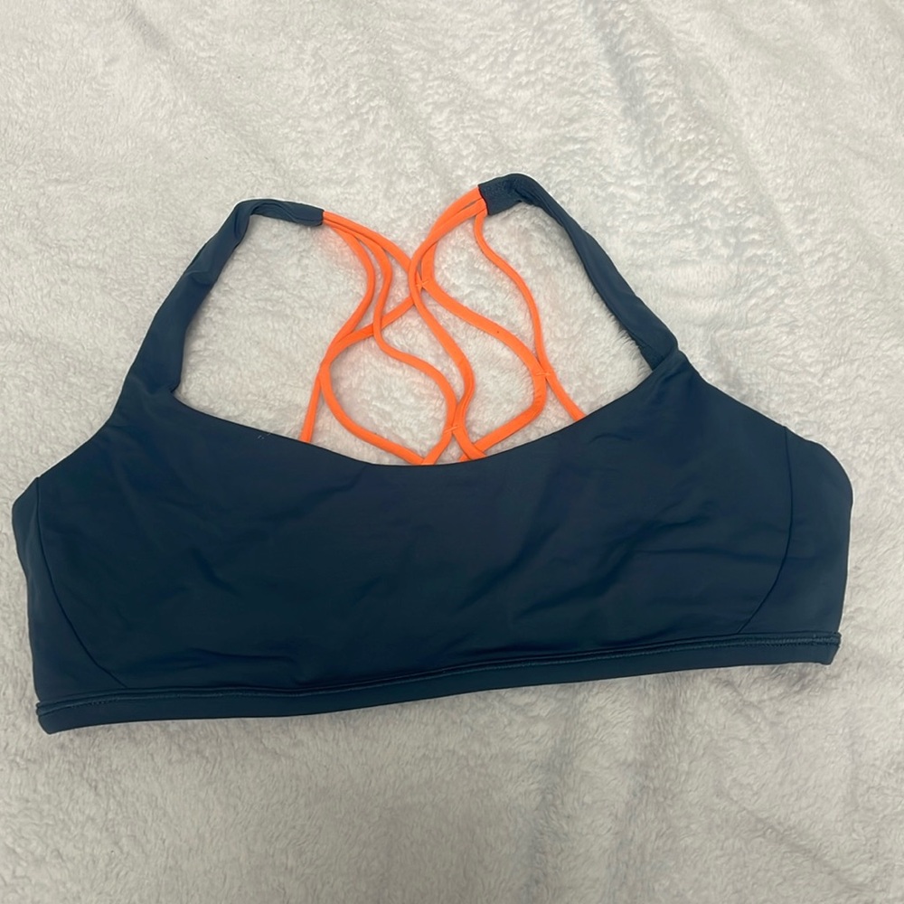Lululemon sports bra